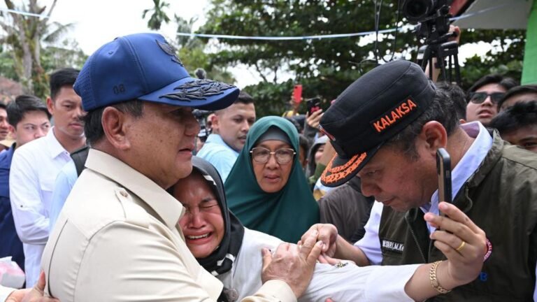 Prabowo Minta TNI-Polri dan Tenaga Kesehatan Dapat Penghargaan